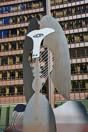 Acima, um exemplo de escultura cubista feita pelo artista espanhol Pablo Picasso **