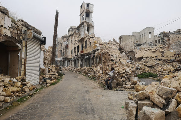 Cidade de Aleppo totalmente destruída por conta dos bombardeios que sofreu.