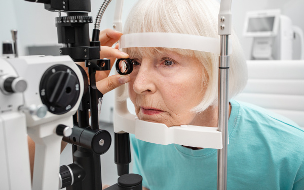 Fazer consultas regulares com o oftalmologista pode ajudar no diagnóstico precoce do glaucoma.