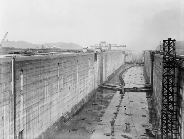 Construção do Canal do Panamá em 1912, um ano antes da sua finalização