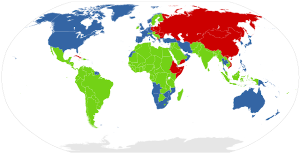 Mapa comumente utilizado para representar os três mundos da teoria dos mundos.