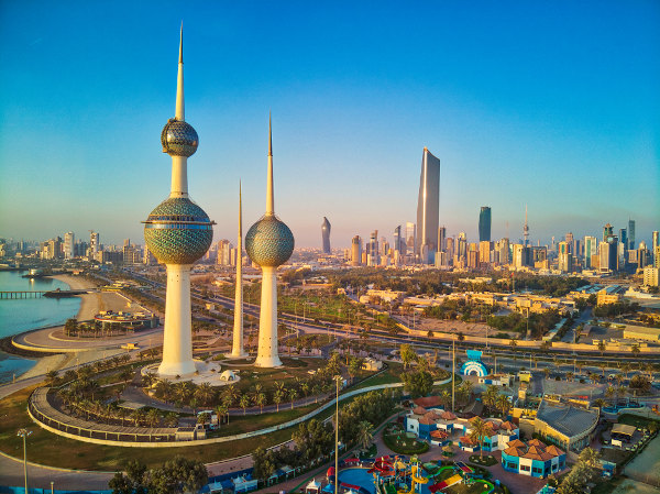 Cidade de Kuwait, capital e maior concentração urbana do país.[1]