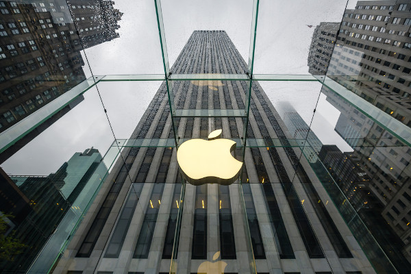 Fachada da Apple, uma empresa multinacional, em Nova Iorque.