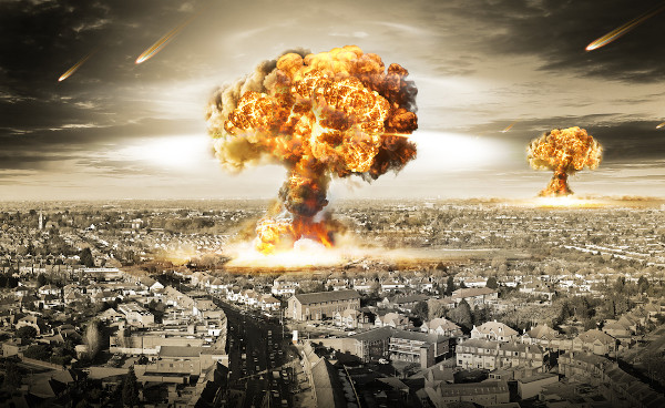 Explosão de arma nuclear em área urbana ilustrando como seria a ocorrência de uma Terceira Guerra Mundial.