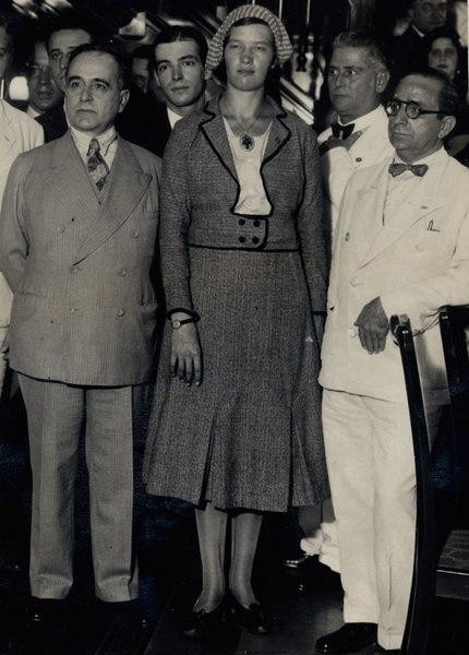 Maria Lenk é recebida pelo presidente Getúlio Vargas. [1]