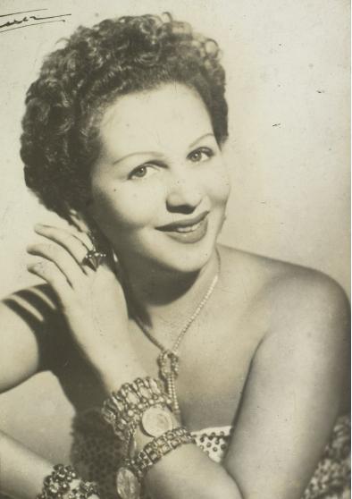 Retrato de Dalva de Oliveira, um dos grandes ícones da era de ouro da rádio, período anterior ao contexto da Bossa Nova.