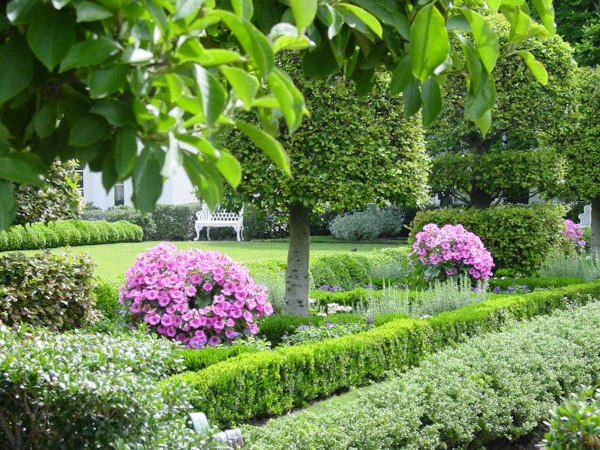 Vista do Jardim Jacqueline Kennedy, localizado na parte externa da Casa Branca.