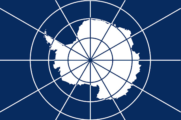 Bandeira do Tratado da Antártida, utilizada para representar a Antártida de forma não oficial.