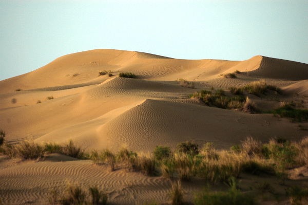 Dunas de areia no Deserto de Caracum, um dos maiores desertos do mundo.