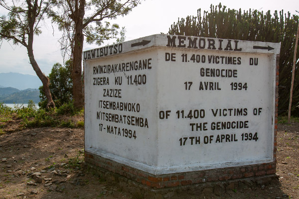 Memorial em homenagem às vítimas do genocídio em Ruanda, um dos principais conflitos na África.
