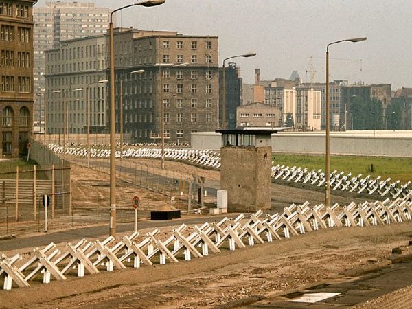 Fotografia da zona da morte, parte do Muro de Berlim.