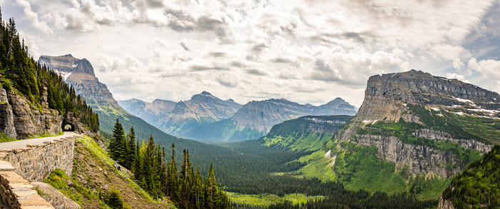 Paisagem natural formada pelas montanhas Rochosas, que cortam o leste do estado de Montana.