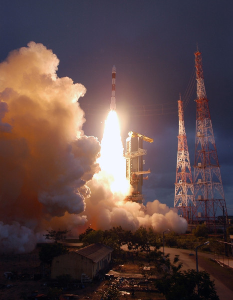 Lançamento da missão Chandrayaan-1, missão espacial indiana que foi sucedida pela Chandrayaan-2 e pela Chandrayaan-3.