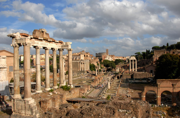 Ruínas da antiga cidade de Roma.