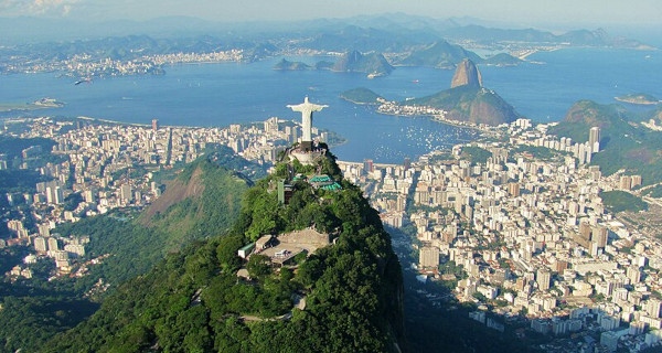Cristo Redentor, localizado no Morro do Corcovado, no Rio de Janeiro, no Brasil, uma das 7 maravilhas do mundo moderno.