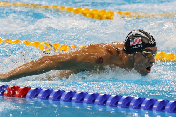 Michael Phelps durante prova de natação nos Jogos Olímpicos de Verão do Rio 2016.