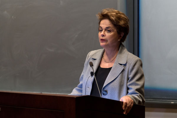 Fotografia de Dilma Rousseff, uma alusão ao governo Dilma Rousseff.