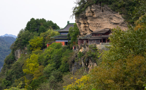 Templo taoista Nanyan, nas Montanhas Wudang, China.