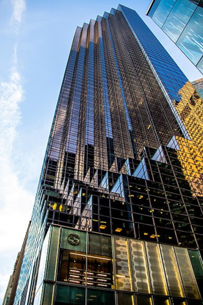 Trump Tower, localizada em Nova York, construída por Donald Trump.