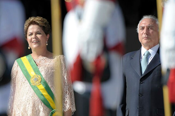 Michel Temer e Dilma Rousseff na cerimônia de posse, em 2015.