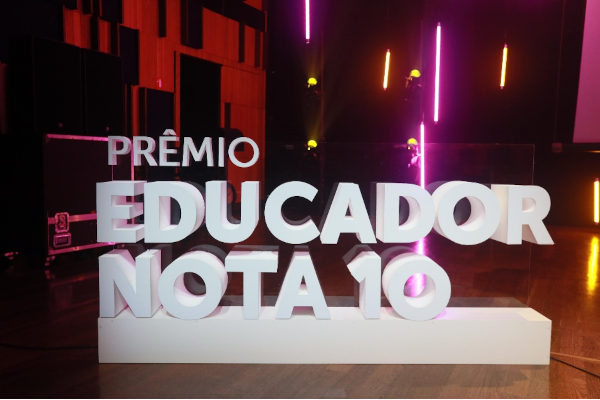 Professores premiados no Prêmio Educador Nota 10.