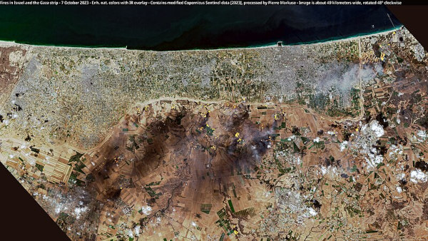 Imagem de satélite mostrando incêndios em Israel ao redor da Faixa de Gaza no contexto da Guerra entre Israel e Hamas.