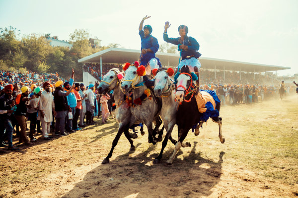 Hola Mohalla, um festival do sikhismo.