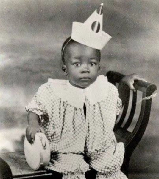 Fotografia de Milton Nascimento ainda criança.