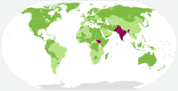 Mapa-múndi com países que assinaram o Tratado de Não Proliferação de Armas Nucleares.