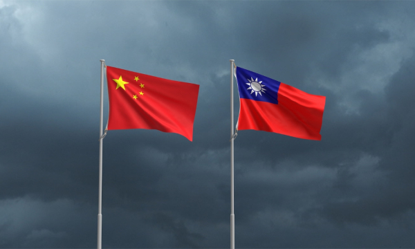 Bandeira da China e de Taiwan, territórios asiáticos que estão em uma disputa geopolítica que se prolonga há décadas.