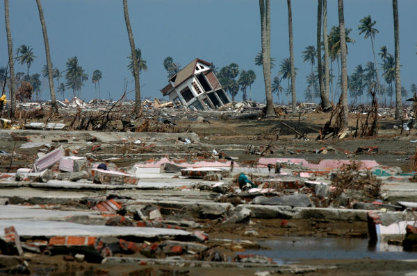 Rastro de destruição causada por terremoto em Sumatra, em 2004, um dos maiores terremotos do mundo.
