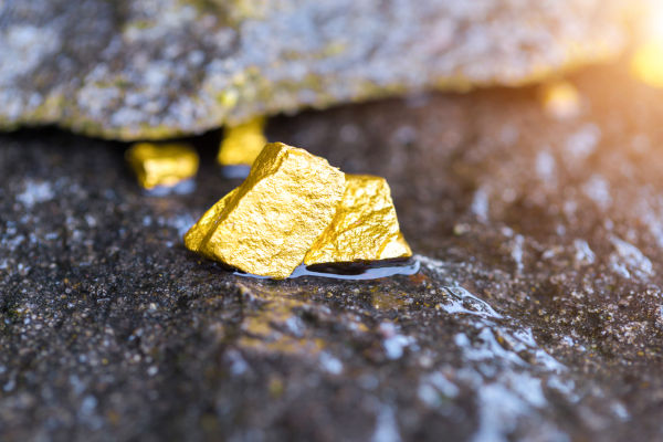 Amostras de ouro, obtido a partir de extrativismo mineral.