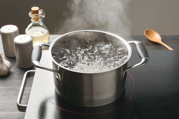 Amostra de água em um processo de vaporização. [imagem_principal]