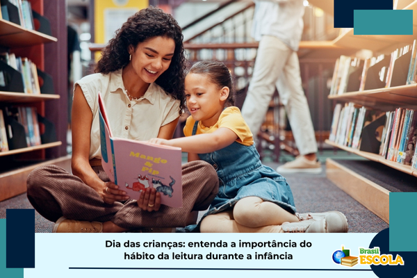 Dia das crianças importância da leitura na infância Mulher e criança lendo um livro no chão de uma biblioteca.