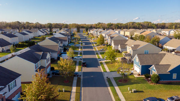 Exemplo de subúrbio dos Estados Unidos.