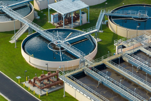 Estação de tratamento de água.