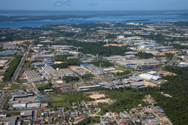 Vista aérea da Zona Franca e Manaus, que entrou  em operação durante o milagre econômico brasileiro.