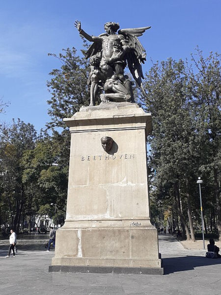 Monumento que homenageia Beethoven, na Cidade do México.