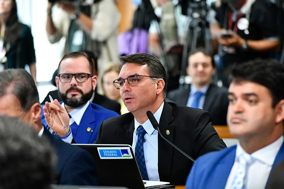Biografia de Flávio Bolsonaro