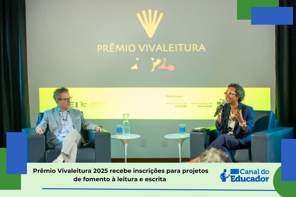 Participantes do lançamento do Prêmio Vivaleitura