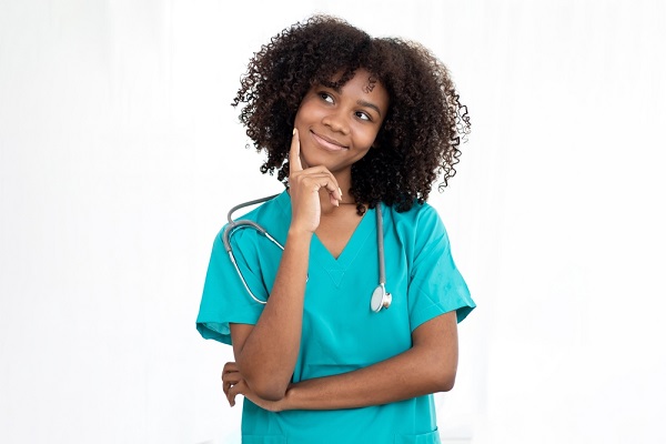 Médico e equipe em um hospital