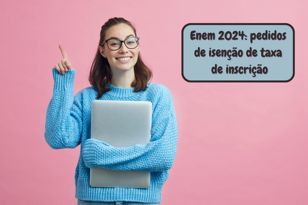 estudante com óculo sorrindo e apontando com o dedo. Na imagem, está escrito "Enem 2024: pedidos de isenção de taxa de inscrição"
