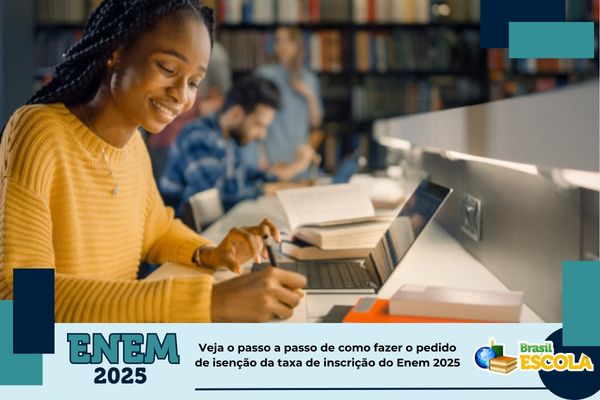 Estudante negra em frente ao computador