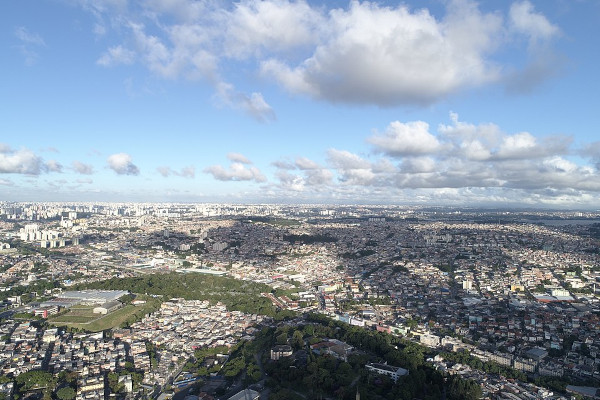 Vista para o Capão Redondo, bairro periférico da Zona Sul da cidade de São Paulo, evidenciando o que é periferia.