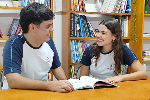 Daphne (filha) e José Gitirana (pai) estudam juntos para o Enem 2017