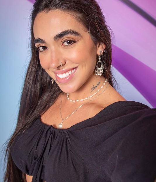 Giovanna Lima é uma mulher branca 