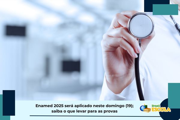 Enamed 2025 Mulher segura objeto da Medicina