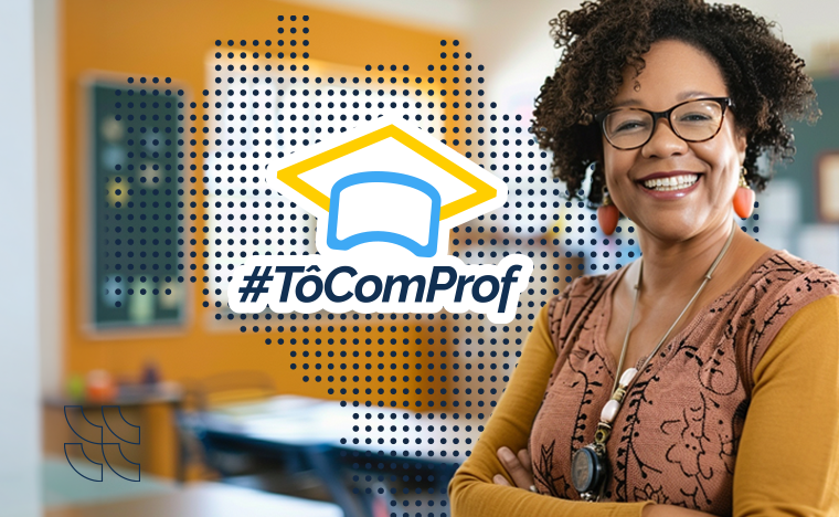 Professora negra sorrindo, texto TôComProf